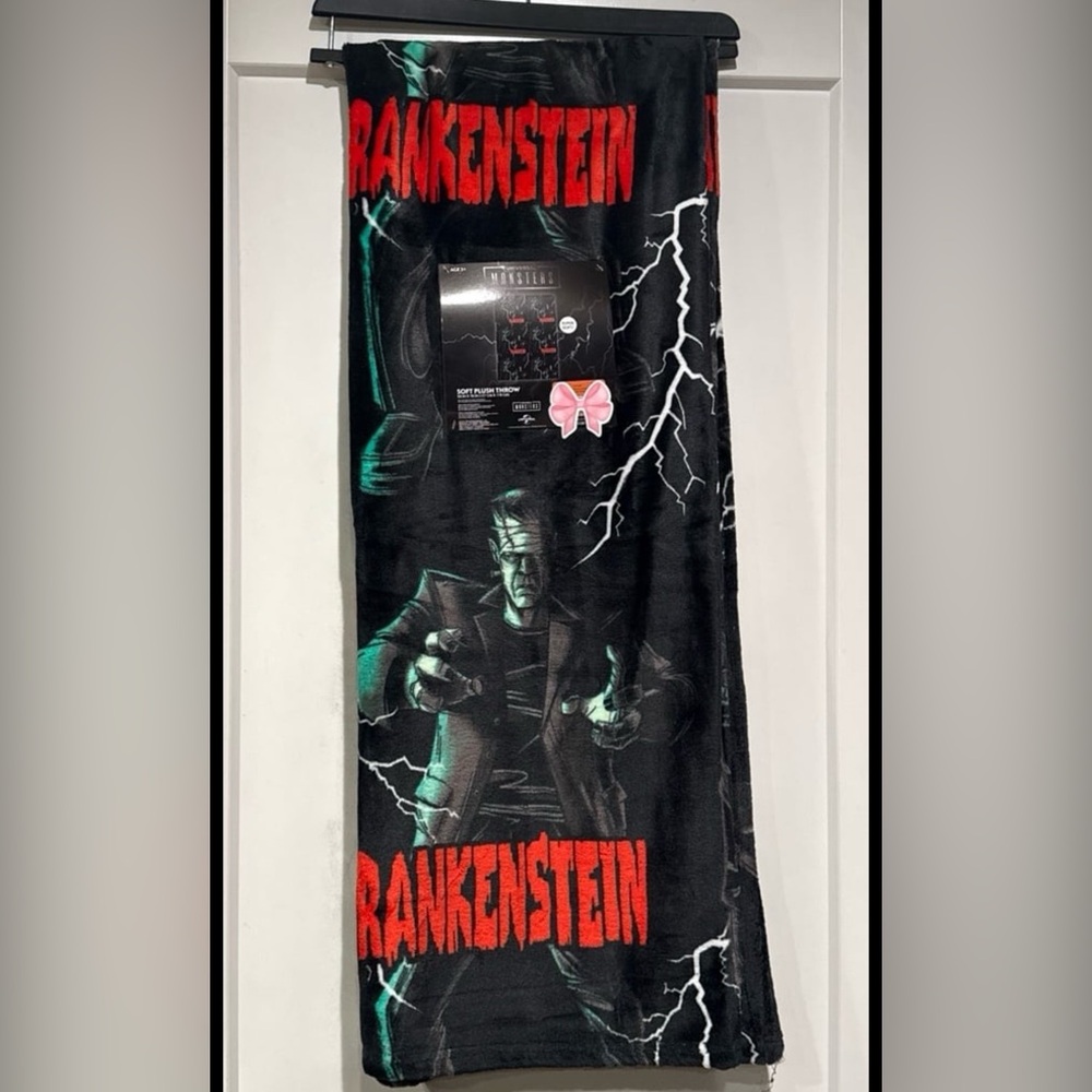 NWT Halloween Universal Monsters Frankenstein Throw Blanket